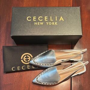 NWT Cecelia New York Silver Flats